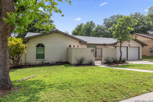 6027 Forest Shadow St Property Photo 2