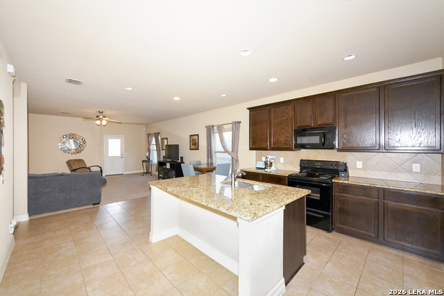 1128 Pelican Pl Property Photo 9