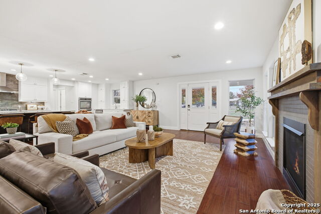 304 Hub Dr Property Photo 1