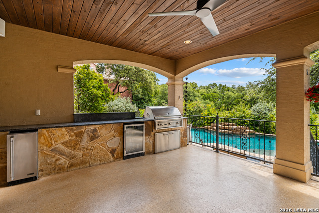 7938 Colonial Woods Property Photo 4