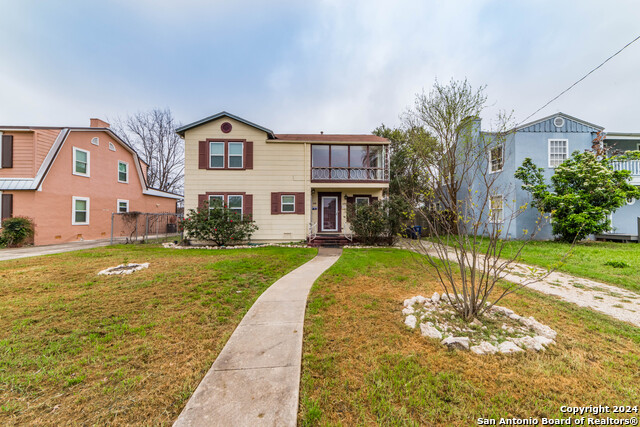 2218 W Mistletoe Ave Property Photo 2