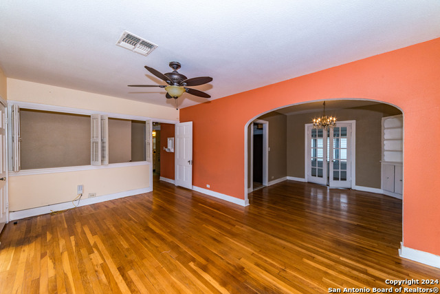 2218 W Mistletoe Ave Property Photo 6