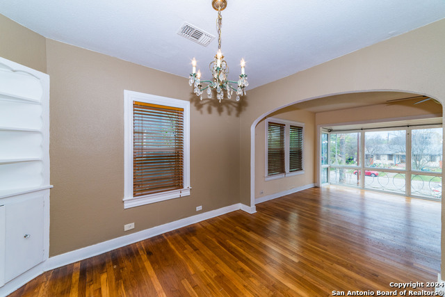 2218 W Mistletoe Ave Property Photo 10