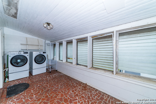 2218 W Mistletoe Ave Property Photo 12
