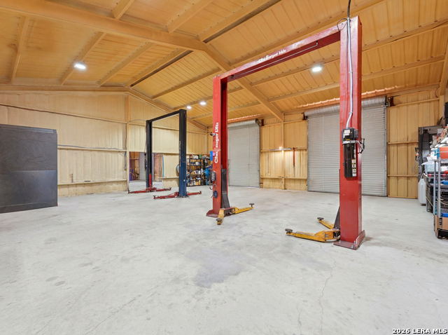 117 Business Dr Property Photo 6