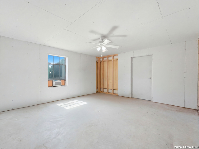 117 Business Dr Property Photo 22