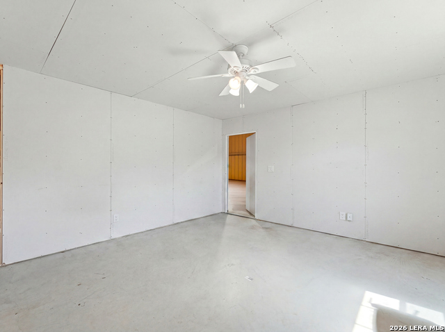 117 Business Dr Property Photo 24