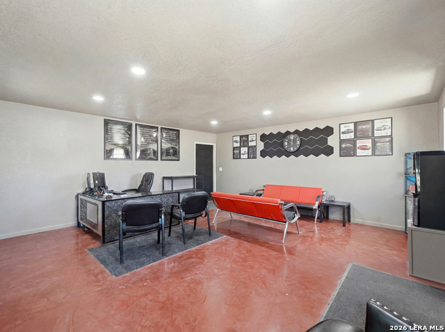 117 Business Dr Property Photo 25
