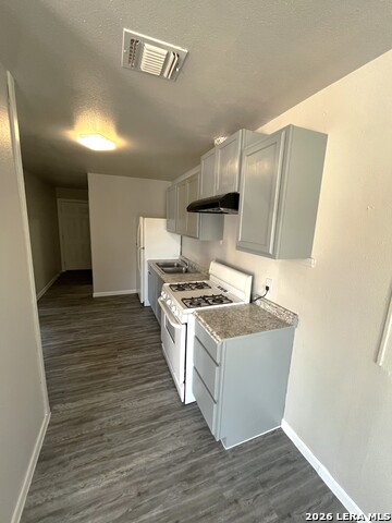 437 Lovera Blvd Property Photo 5