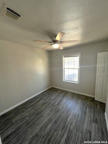 437 Lovera Blvd Property Photo 6