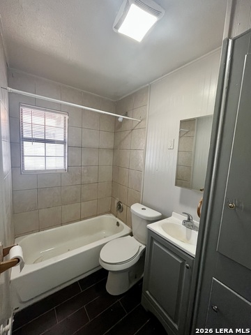 437 Lovera Blvd Property Photo 9