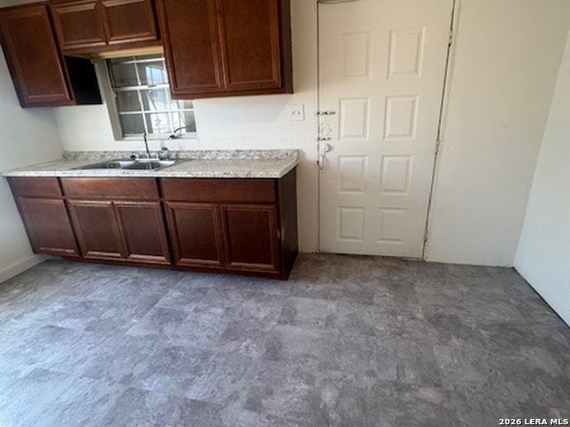217 N Park Avenue Property Photo 10