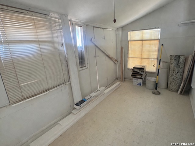 217 N Park Avenue Property Photo 14