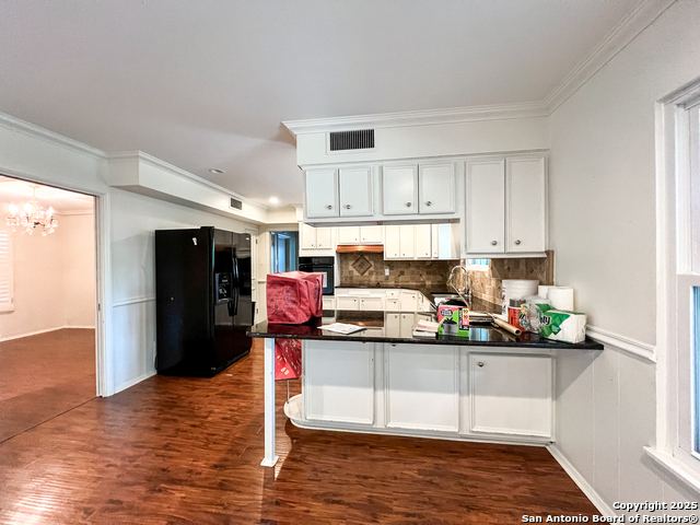 219 Laramie Property Photo 6