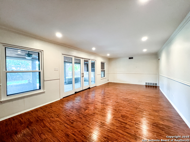 219 Laramie Property Photo 7