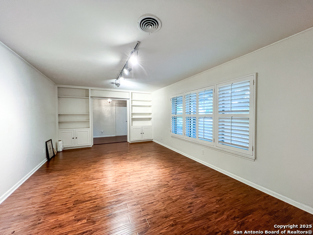 219 Laramie Property Photo 9