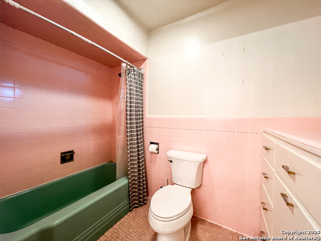 219 Laramie Property Photo 15