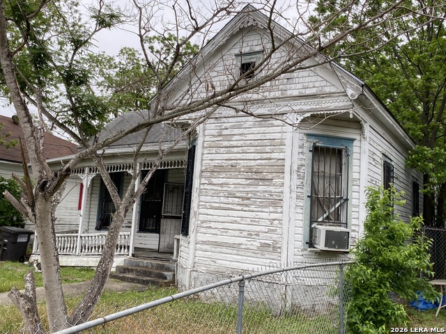 806 Burleson Property Photo 2