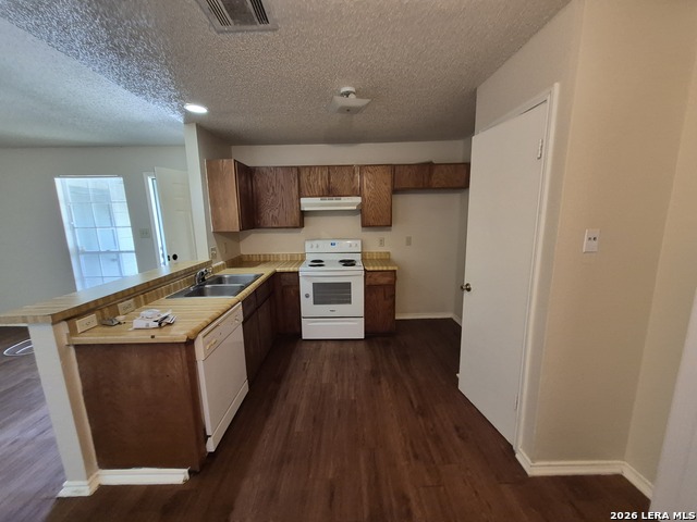 5201 Meadow Field Property Photo 5