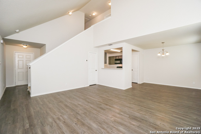 10710 Apple Pie Property Photo 6