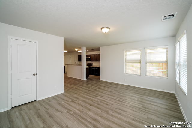 10606 Apple Pie Property Photo 6