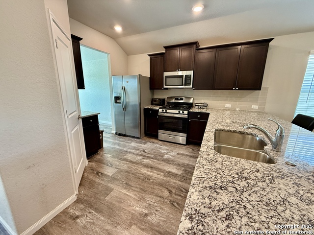 807 Blue Landing Property Photo 4