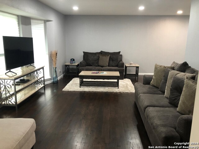 7414 Quail Run Dr Property Photo 3