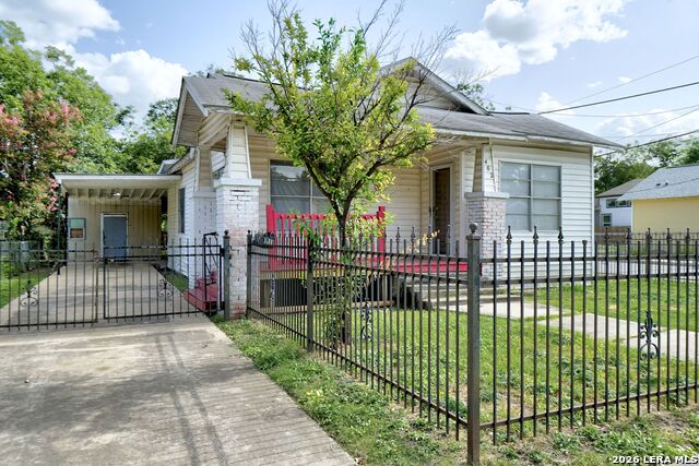 402 Helena St Property Photo 4