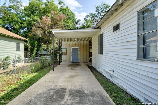 402 Helena St Property Photo 5
