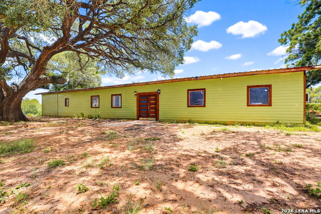 685 S Loop 1604 Property Photo 8