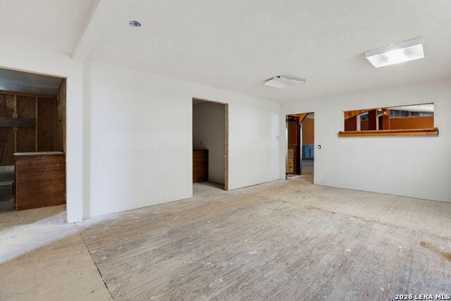 685 S Loop 1604 Property Photo 17