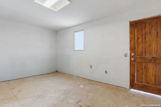 685 S Loop 1604 Property Photo 19