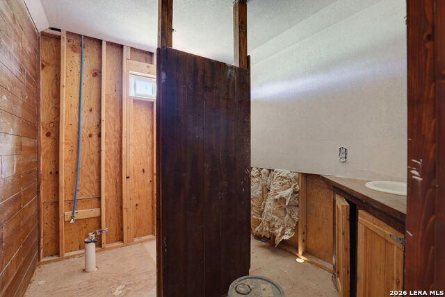 685 S Loop 1604 Property Photo 23