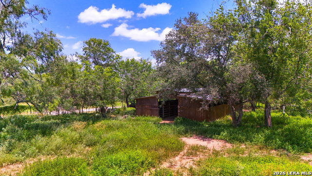 685 S Loop 1604 Property Photo 32