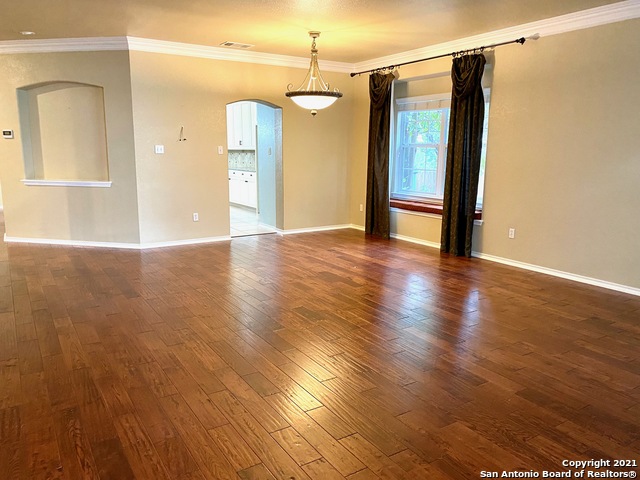 2000031 Property Photo 5