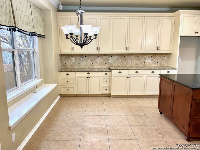 2000031 Property Photo 11