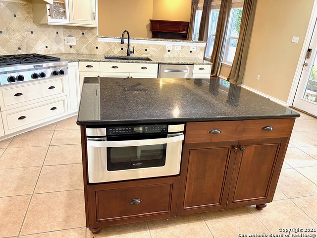 2000031 Property Photo 13