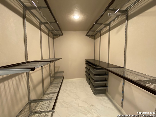 2000031 Property Photo 21