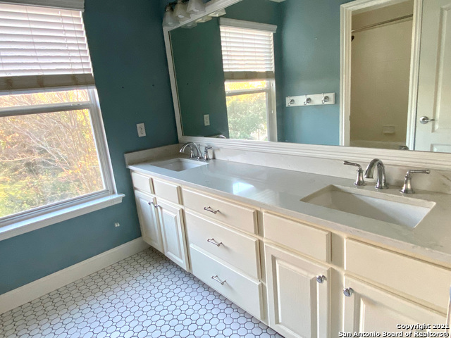 2000031 Property Photo 25