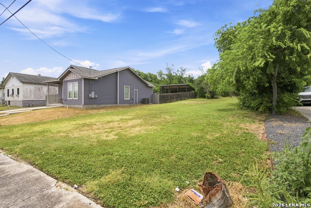 134 Stella St Property Photo 2