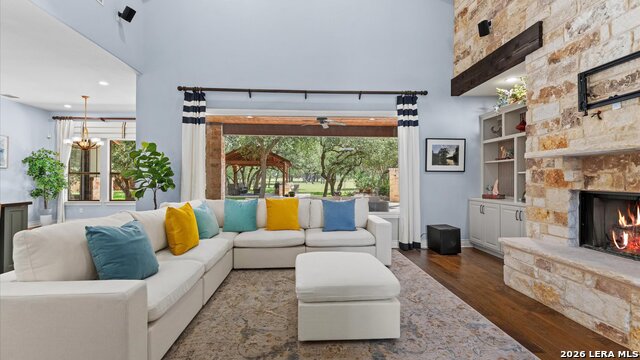 110 Western Oaks Property Photo 33