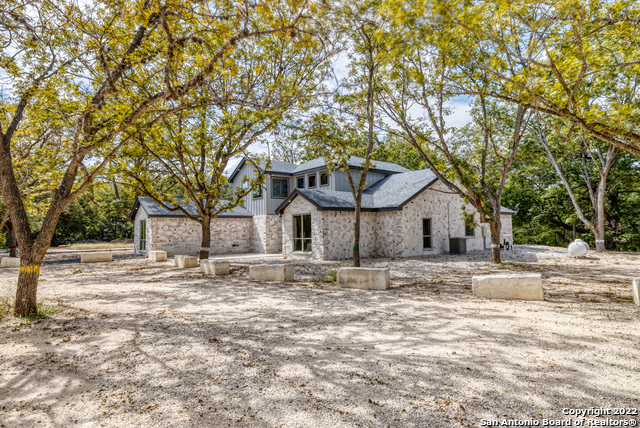 422 Red Wright Rd Property Photo 1