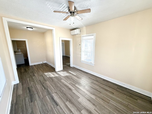409 Canton Property Photo 3