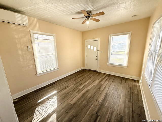 409 Canton Property Photo 4