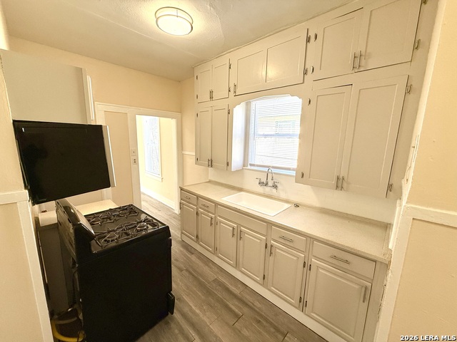 409 Canton Property Photo 9