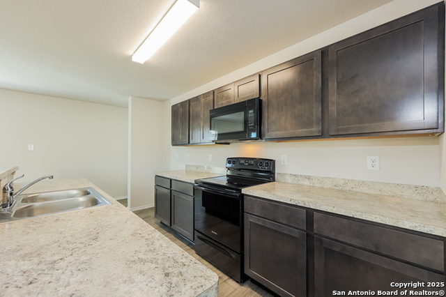 5027 Blue Ranch Property Photo 5