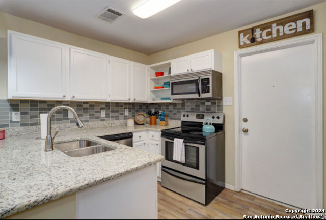 12515 Valle Dezavala Property Photo 5