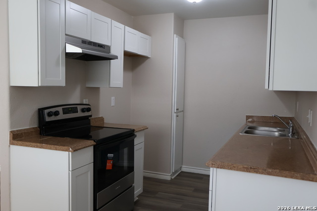 7110 Glen Ter Property Photo 2
