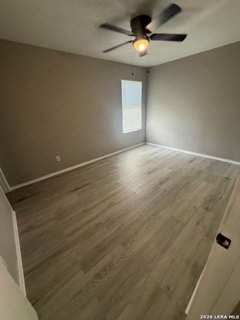 1310 Sunbend Falls Property Photo 14