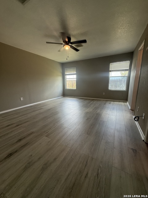 1310 Sunbend Falls Property Photo 16
